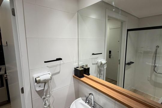 Banheiro de kitnet/studio à venda com 1 quarto, 23m² em Vila Clementino, São Paulo