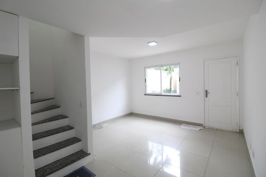 Casa de Condomínio para alugar com 2 quartos, 65m² em Jacarepaguá, Rio de Janeiro