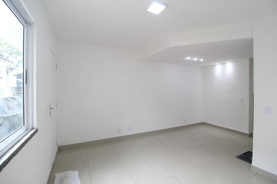 Casa de Condomínio para alugar com 2 quartos, 65m² em Jacarepaguá, Rio de Janeiro
