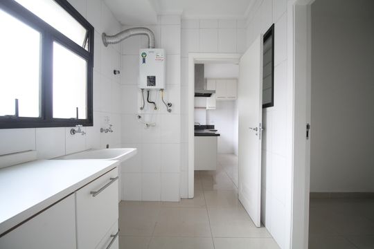 Área de Serviço de apartamento para alugar com 3 quartos, 127m² em Vila Suzana, São Paulo