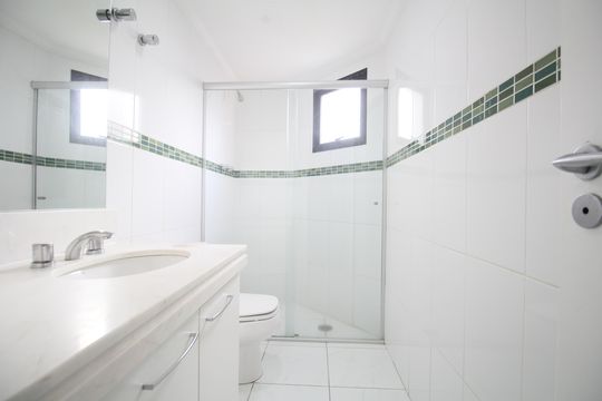 Banheiro 1 de apartamento para alugar com 3 quartos, 127m² em Vila Suzana, São Paulo