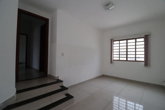 Sala 3 de casa para alugar com 4 quartos, 320m² em Saraiva, Uberlândia