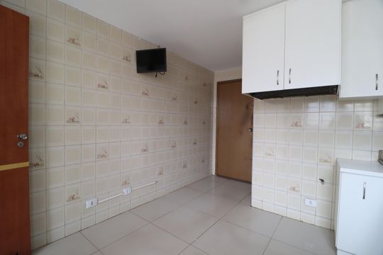 Cozinha de casa para alugar com 4 quartos, 320m² em Saraiva, Uberlândia