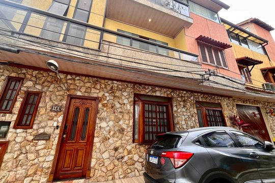 Fachada de casa para alugar com 1 quarto, 21m² em Copacabana, Rio de Janeiro