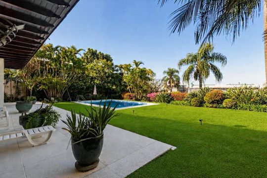 Piscina de casa à venda com 5 quartos, 725m² em Jardim Guedala, São Paulo