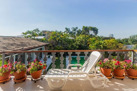 Varanda de casa à venda com 5 quartos, 725m² em Jardim Guedala, São Paulo