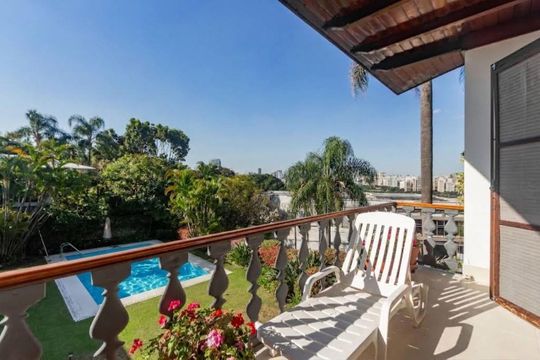 Varanda de casa à venda com 5 quartos, 725m² em Jardim Guedala, São Paulo
