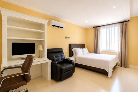 Quarto de casa à venda com 5 quartos, 725m² em Jardim Guedala, São Paulo