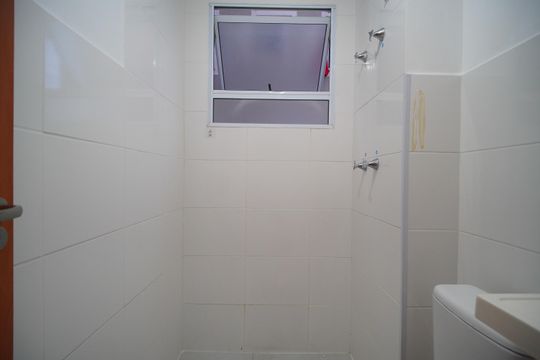 Banheiro de apartamento para alugar com 2 quartos, 50m² em Santos Dumont, São Leopoldo