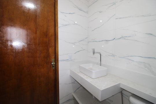 Banheiro de casa para alugar com 1 quarto, 130m² em Cidade Nitro Operária, São Paulo