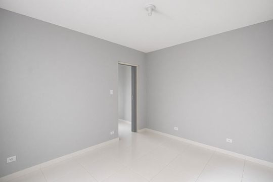 Quarto 1 de casa para alugar com 2 quartos, 80m² em Jardim Santa Lucrecia, São Paulo