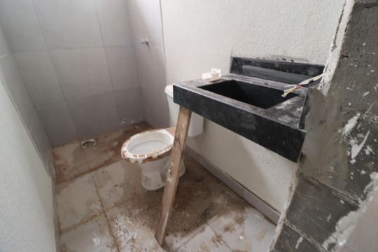 Banheiro social de apartamento para alugar com 3 quartos, 77m² em Novo Mundo, Uberlândia