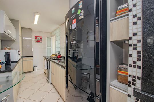 Cozinha e Área de Serviço de apartamento à venda com 3 quartos, 88m² em Jardim São Pedro, Porto Alegre