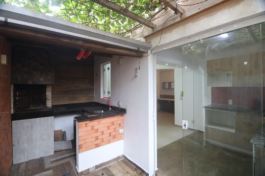 Área comum - Churrasqueira de casa de condomínio para alugar com 3 quartos, 91m² em Centro, Canoas