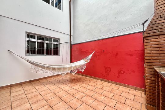 Quintal de casa à venda com 4 quartos, 143m² em Vila Alexandria, São Paulo