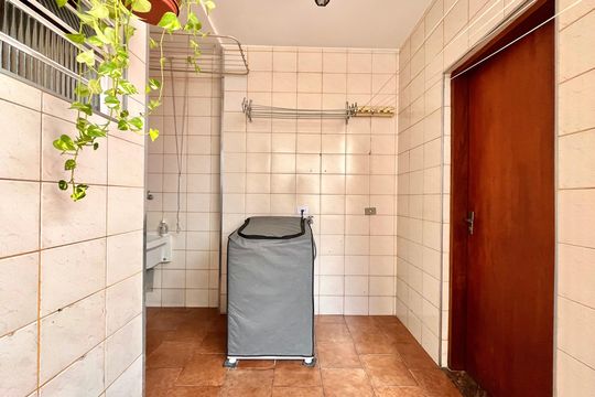 Área de Serviço de casa à venda com 4 quartos, 143m² em Vila Alexandria, São Paulo