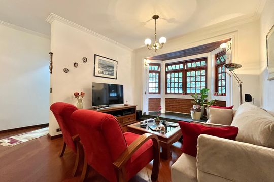 Sala de casa à venda com 4 quartos, 143m² em Vila Alexandria, São Paulo