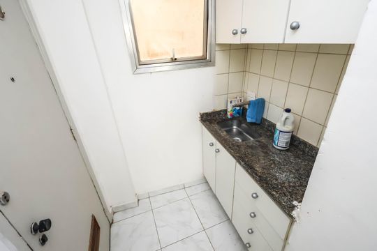 Cozinha de kitnet/studio para alugar com 1 quarto, 25m² em Sé, São Paulo