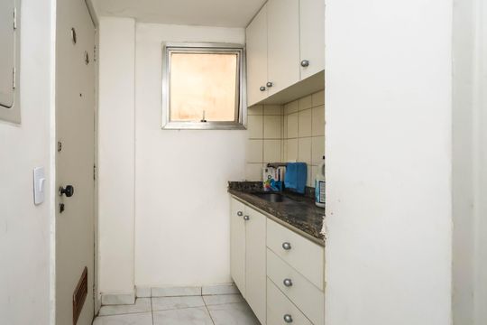 Cozinha de kitnet/studio para alugar com 1 quarto, 25m² em Sé, São Paulo
