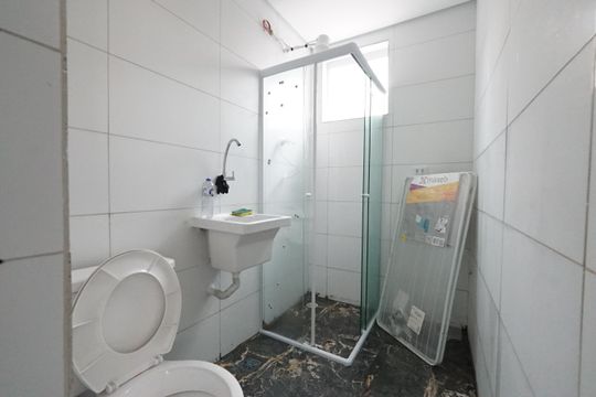 Banheiro de kitnet/studio para alugar com 1 quarto, 30m² em Cambuci, São Paulo