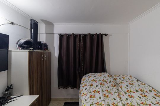 Quarto 2 de apartamento para alugar com 2 quartos, 52m² em Jardim Redil, São Paulo