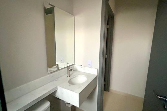 Banheiro de apartamento à venda com 2 quartos, 46m² em Jardim Aida, Guarulhos