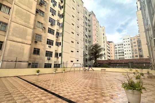 Apartamento à venda com 2 quartos, 68m² em Copacabana, Rio de Janeiro