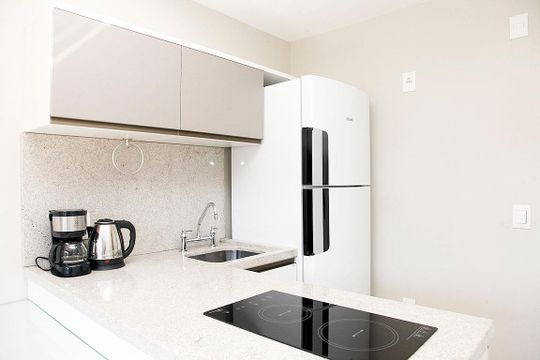Studio - Cozinha de kitnet/studio para alugar com 1 quarto, 28m² em Farroupilha, Porto Alegre