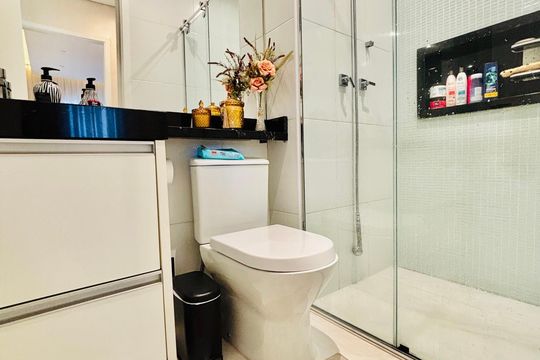 Banheiro 2 de apartamento para alugar com 2 quartos, 63m² em Alphaville Industrial, Barueri
