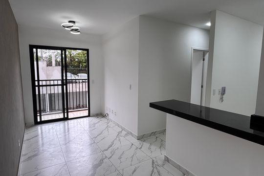Sala de apartamento para alugar com 2 quartos, 45m² em Jardim Pioneira, Cotia