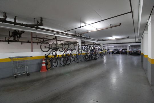 Área Comum - Bicicletário de apartamento à venda com 4 quartos, 236m² em Indianópolis, São Paulo