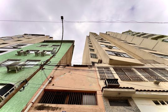 Fachada de apartamento para alugar com 1 quarto, 47m² em Centro, Rio de Janeiro