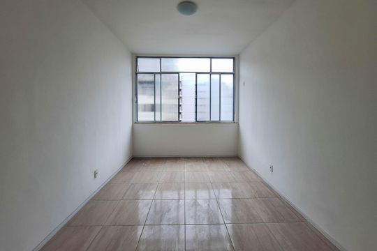 Sala de kitnet/studio à venda com 1 quarto, 35m² em Centro, Niterói