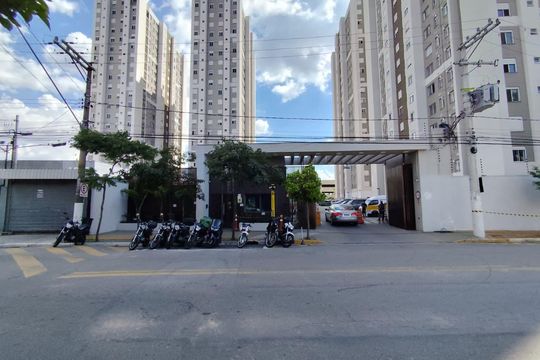 Fachada de apartamento para alugar com 2 quartos, 42m² em Jardim Monte Alegre, Taboão da Serra