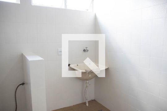Cozinha e Área de Serviço de apartamento para alugar com 2 quartos, 84m² em Setor Central, Goiânia