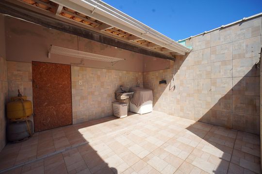 Área de Serviço  de casa para alugar com 4 quartos, 250m² em Capoeiras, Florianópolis