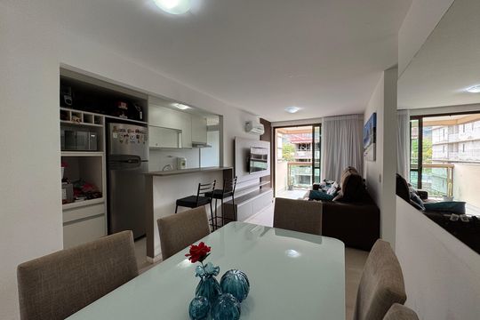 Sala de apartamento para alugar com 2 quartos, 75m² em Recreio dos Bandeirantes, Rio de Janeiro