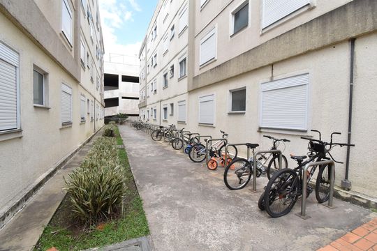 Área comum - Bicicletário de apartamento para alugar com 2 quartos, 44m² em Santa Cândida, Curitiba