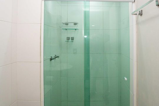 Banheiro de apartamento para alugar com 2 quartos, 45m² em Piraporinha, Diadema