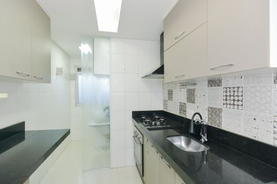 Cozinha de apartamento para alugar com 2 quartos, 50m² em Jardim Rossi, Guarulhos