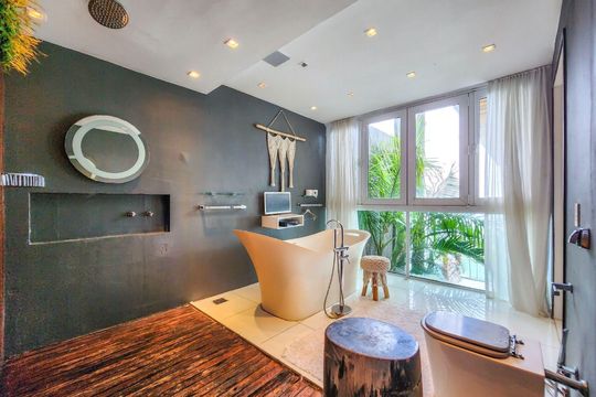 Casa à venda com 5 quartos, 750m² em Joá, Rio de Janeiro