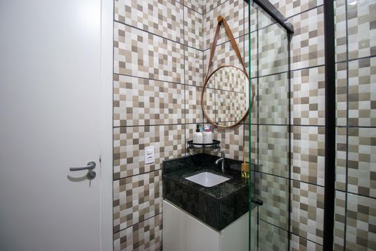 Banheiro de apartamento à venda com 2 quartos, 54m² em Bonsucesso, Rio de Janeiro