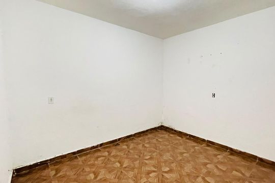 Sala/Quarto de casa para alugar com 1 quarto, 45m² em Jardim Sao Luiz, Embu das Artes