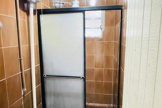 Banheiro de casa para alugar com 1 quarto, 45m² em Jardim Sao Luiz, Embu das Artes