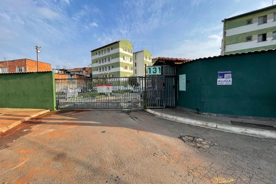 Fachada + Placa de apartamento para alugar com 2 quartos, 55m² em Jardim Campos, São Paulo