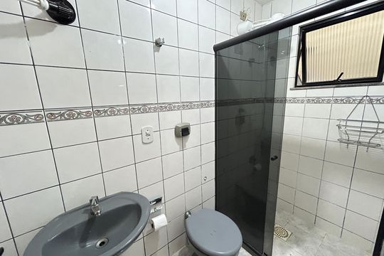 Banheiro Social de apartamento à venda com 2 quartos, 84m² em Vila Valqueire, Rio de Janeiro