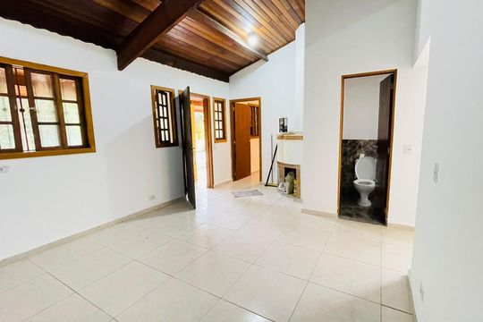 Casa para alugar com 3 quartos, 130m² em Jardim Santa Paula, Cotia