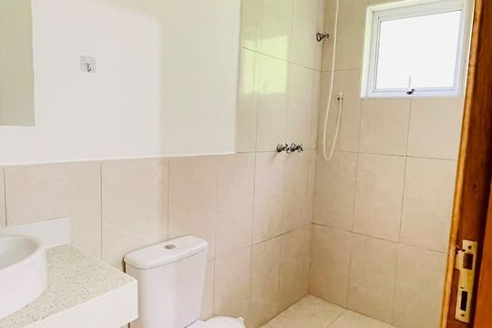 Banheiro de casa para alugar com 3 quartos, 130m² em Jardim Santa Paula, Cotia