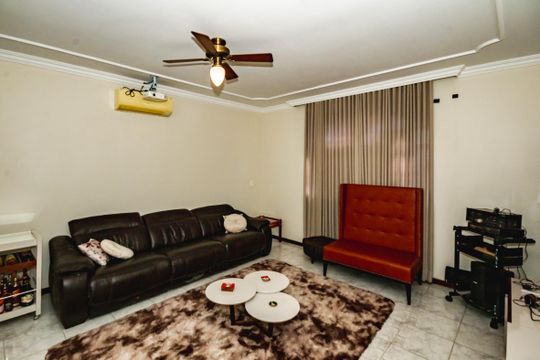 Sala de TV de casa à venda com 4 quartos, 386m² em Copacabana, Belo Horizonte
