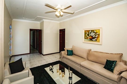 Casa à venda com 4 quartos, 386m² em Copacabana, Belo Horizonte